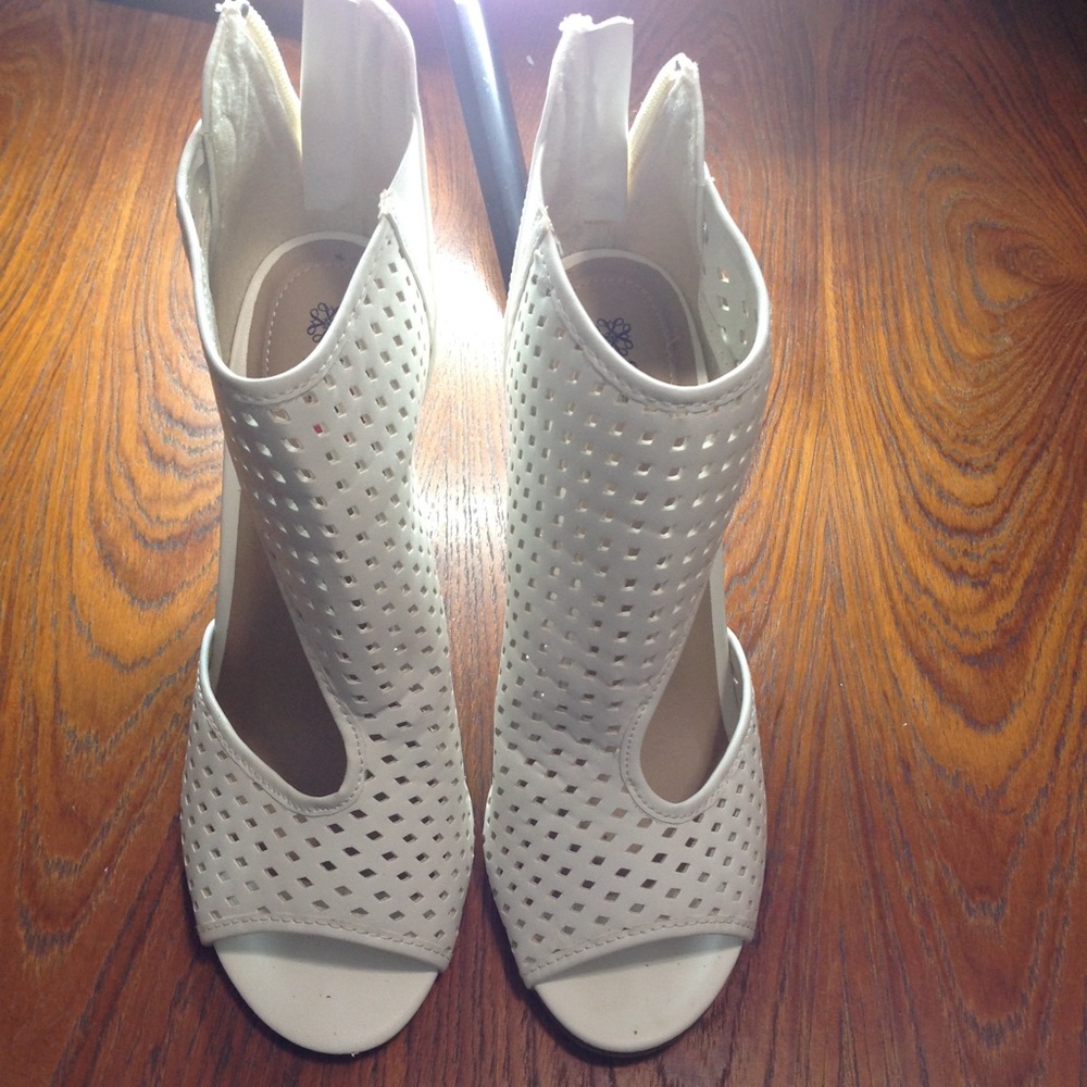 AVON Perforated Open Toe Heeled Bootie - Size 9